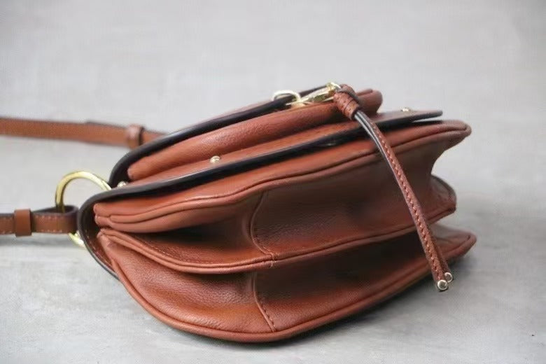 2025 New Brown Simple Light Luxury Crossbody Cowhide Leather Saddle Bag Women's Flip-up Casual Messenger Bag