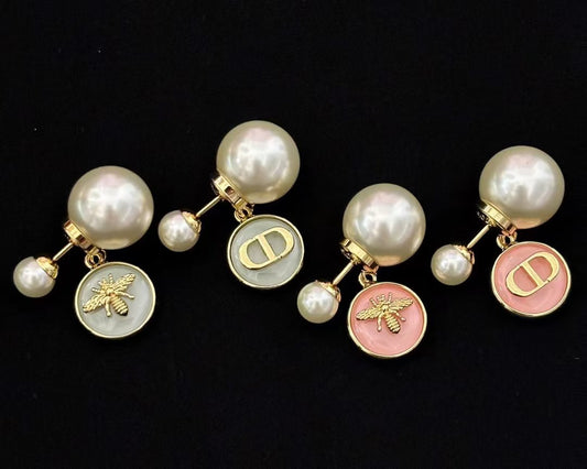 2025 New Pink Fashion Ol Pearl Earrings Women's Cd Letter Bee Color Round Buckle Earrings