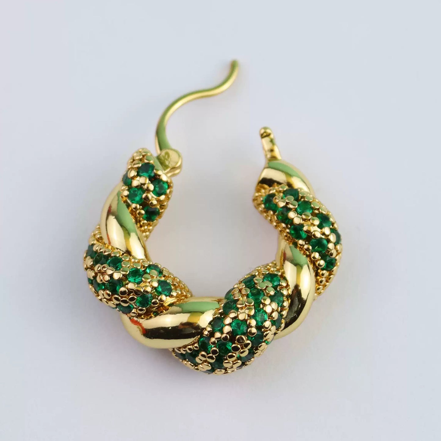 2025 Green Twisted Geometric Pattern Brass Gold-plated Fashion Classic High-end Retro Earrings