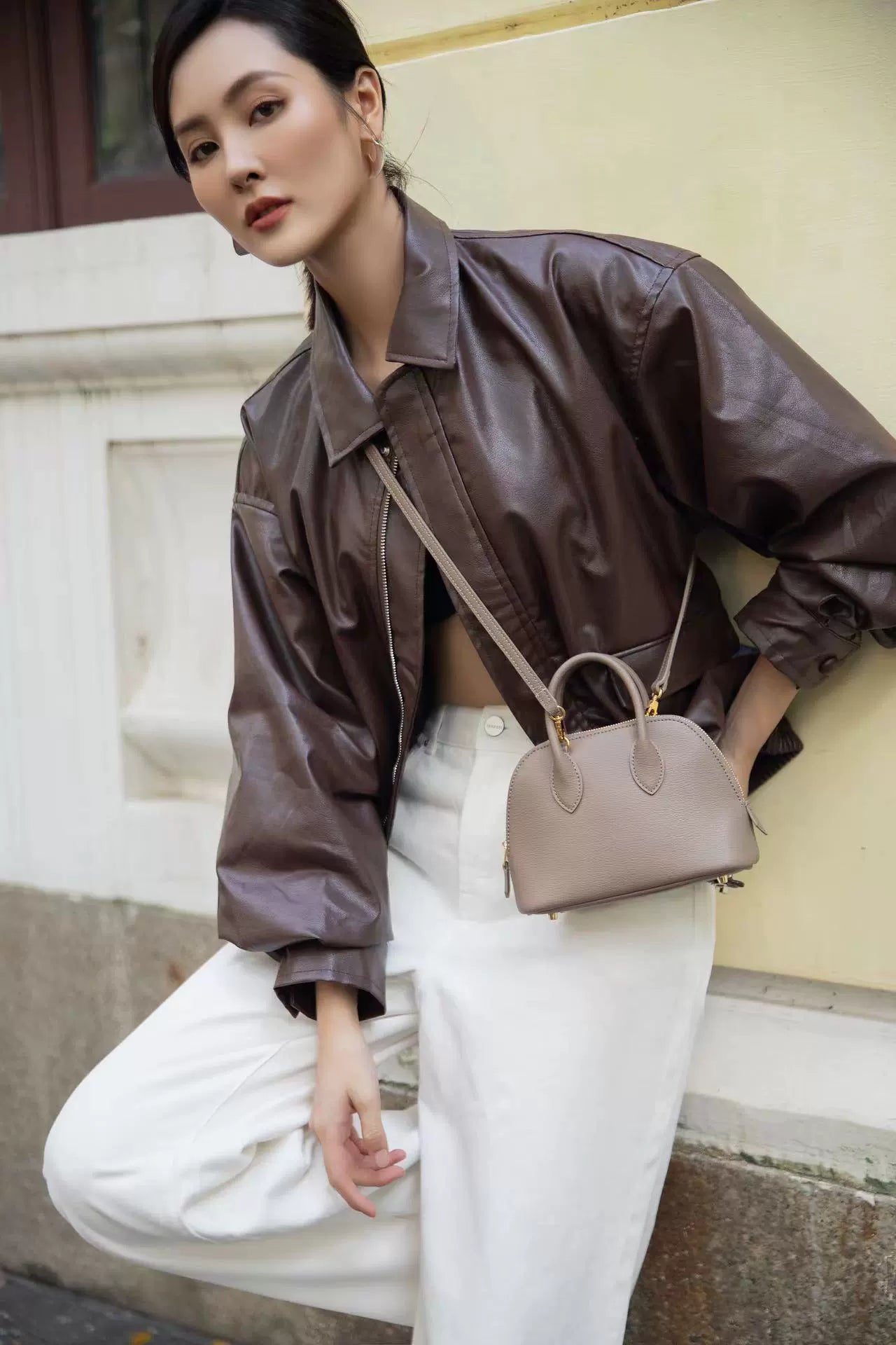 2025 Simple New Khaki Mini Goatskin Shell Handbag Women's Leather Bowling Single Shoulder Small Square Bag